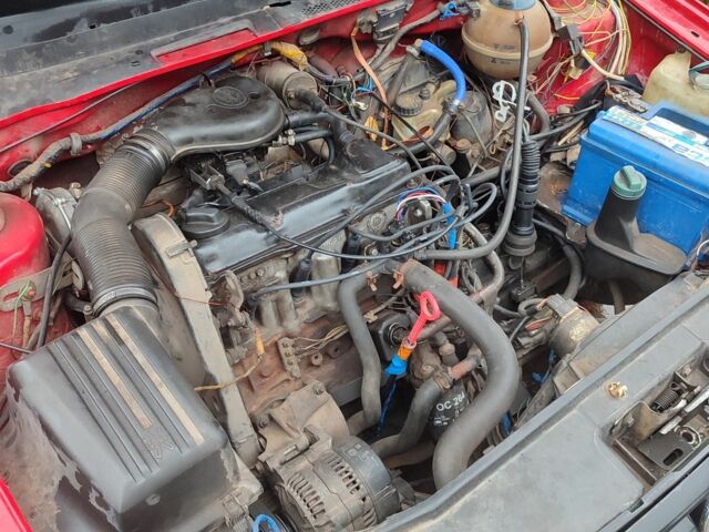 Красный Фольксваген Венто, объемом двигателя 1.8 л и пробегом 485 тыс. км за 2600 $, фото 7 на Automoto.ua