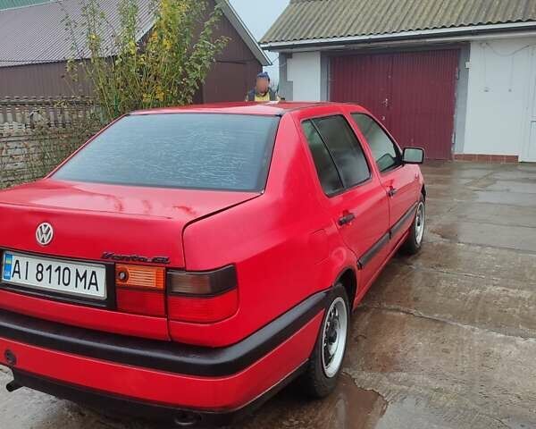 Красный Фольксваген Венто, объемом двигателя 1.8 л и пробегом 485 тыс. км за 2600 $, фото 2 на Automoto.ua