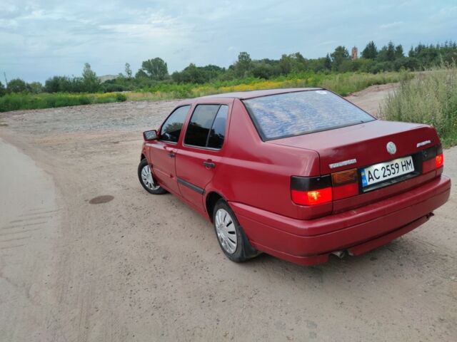 Червоний Фольксваген Венто, об'ємом двигуна 1.8 л та пробігом 510 тис. км за 2500 $, фото 9 на Automoto.ua