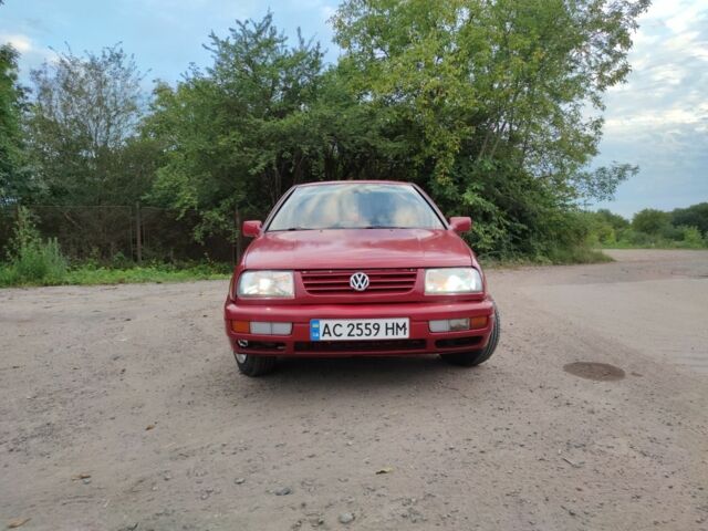 Червоний Фольксваген Венто, об'ємом двигуна 1.8 л та пробігом 510 тис. км за 2500 $, фото 12 на Automoto.ua