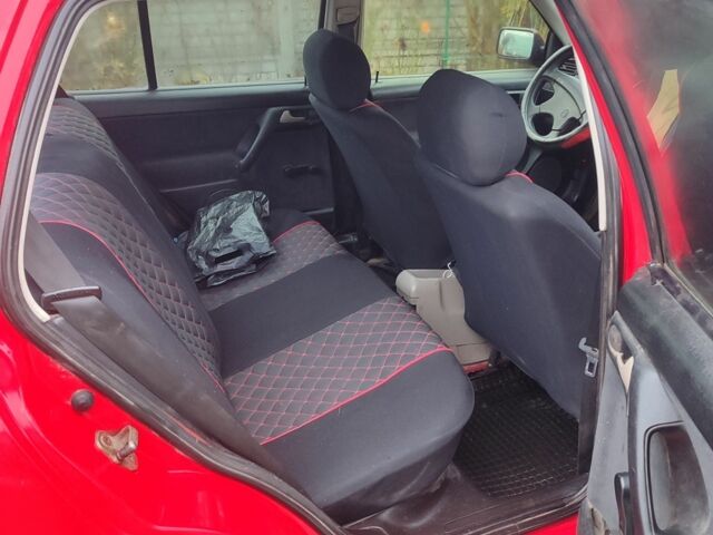 Красный Фольксваген Венто, объемом двигателя 1.8 л и пробегом 485 тыс. км за 2600 $, фото 5 на Automoto.ua