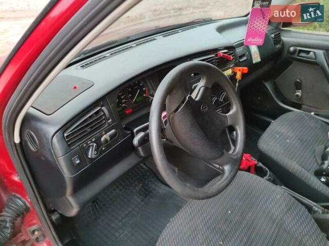 Червоний Фольксваген Венто, об'ємом двигуна 1.8 л та пробігом 510 тис. км за 2500 $, фото 2 на Automoto.ua