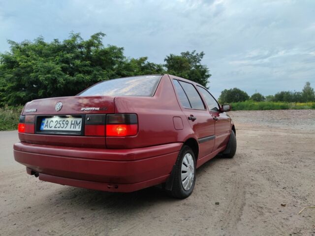 Червоний Фольксваген Венто, об'ємом двигуна 1.8 л та пробігом 510 тис. км за 2500 $, фото 11 на Automoto.ua