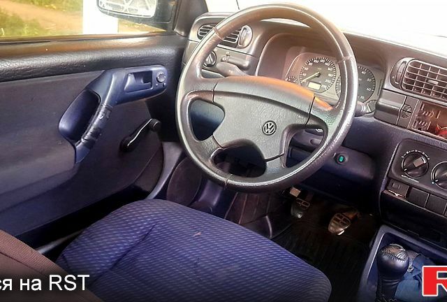 Фольксваген Венто, объемом двигателя 1.6 л и пробегом 190 тыс. км за 900 $, фото 8 на Automoto.ua