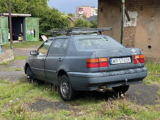 Фольксваген Венто, объемом двигателя 1.8 л и пробегом 240 тыс. км за 700 $, фото 2 на Automoto.ua