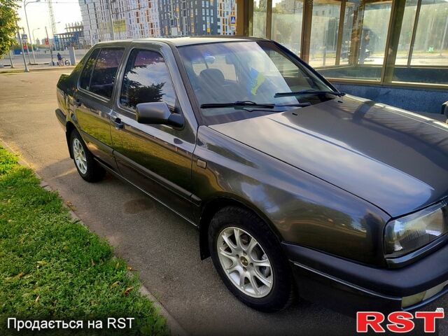 Фольксваген Венто, объемом двигателя 1.8 л и пробегом 250 тыс. км за 3050 $, фото 3 на Automoto.ua