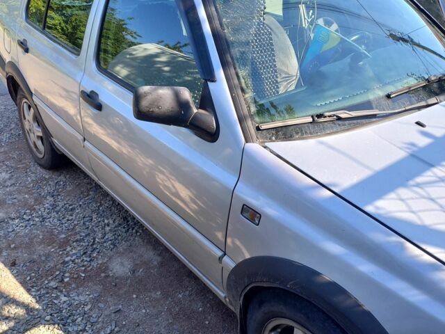 Сірий Фольксваген Венто, об'ємом двигуна 2 л та пробігом 255 тис. км за 2100 $, фото 4 на Automoto.ua