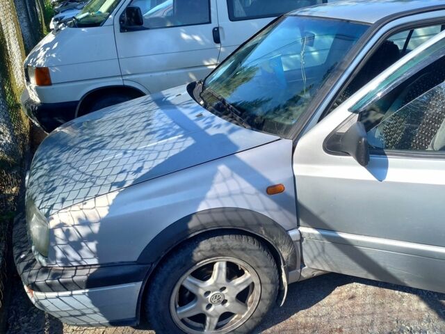 Серый Фольксваген Венто, объемом двигателя 2 л и пробегом 255 тыс. км за 2300 $, фото 2 на Automoto.ua