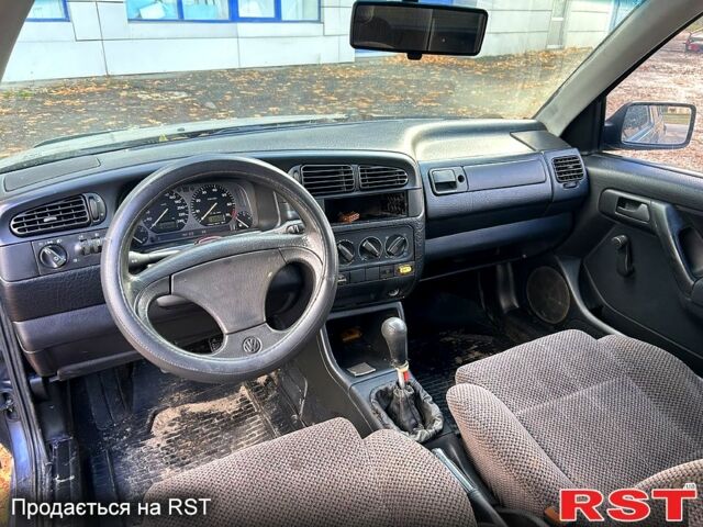 Сірий Фольксваген Венто, об'ємом двигуна 2 л та пробігом 300 тис. км за 1150 $, фото 7 на Automoto.ua