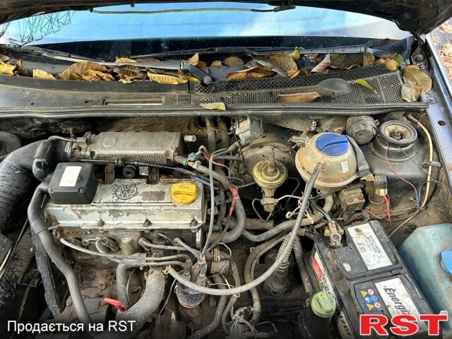 Сірий Фольксваген Венто, об'ємом двигуна 2 л та пробігом 300 тис. км за 1150 $, фото 10 на Automoto.ua