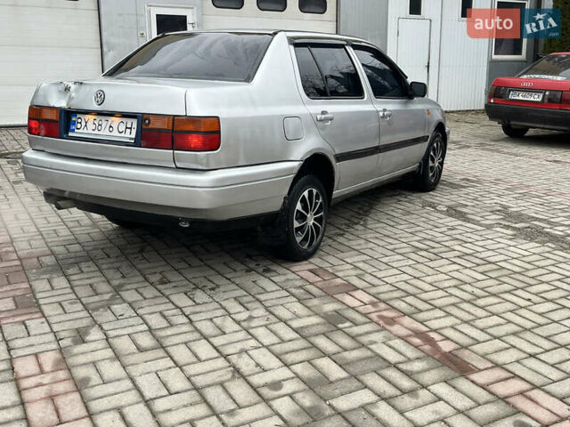 Серый Фольксваген Венто, объемом двигателя 1.78 л и пробегом 300 тыс. км за 1250 $, фото 3 на Automoto.ua