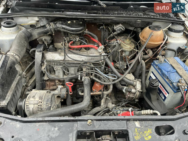 Серый Фольксваген Венто, объемом двигателя 1.78 л и пробегом 300 тыс. км за 1250 $, фото 10 на Automoto.ua