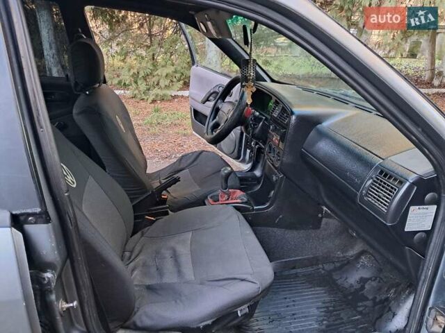 Серый Фольксваген Венто, объемом двигателя 2 л и пробегом 490 тыс. км за 1799 $, фото 10 на Automoto.ua