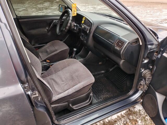 Серый Фольксваген Венто, объемом двигателя 1.8 л и пробегом 300 тыс. км за 2300 $, фото 3 на Automoto.ua