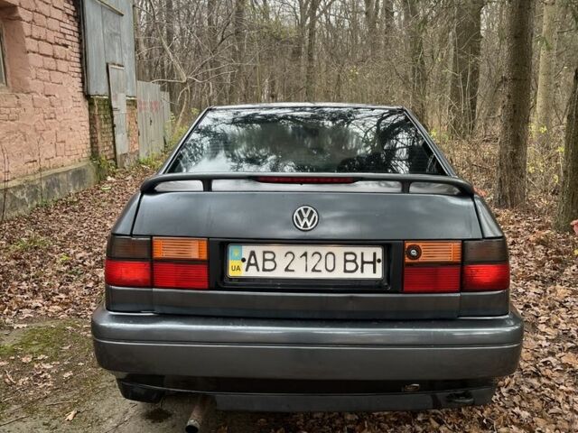 Сірий Фольксваген Венто, об'ємом двигуна 1.8 л та пробігом 200 тис. км за 1550 $, фото 2 на Automoto.ua