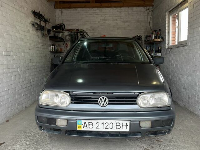 Сірий Фольксваген Венто, об'ємом двигуна 1.8 л та пробігом 200 тис. км за 1550 $, фото 5 на Automoto.ua