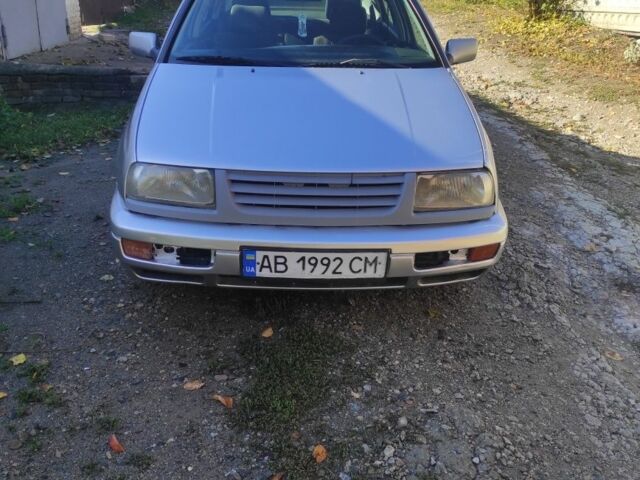 Сірий Фольксваген Венто, об'ємом двигуна 1.8 л та пробігом 2 тис. км за 1350 $, фото 3 на Automoto.ua