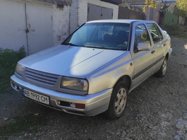 Сірий Фольксваген Венто, об'ємом двигуна 1.8 л та пробігом 2 тис. км за 1350 $, фото 1 на Automoto.ua