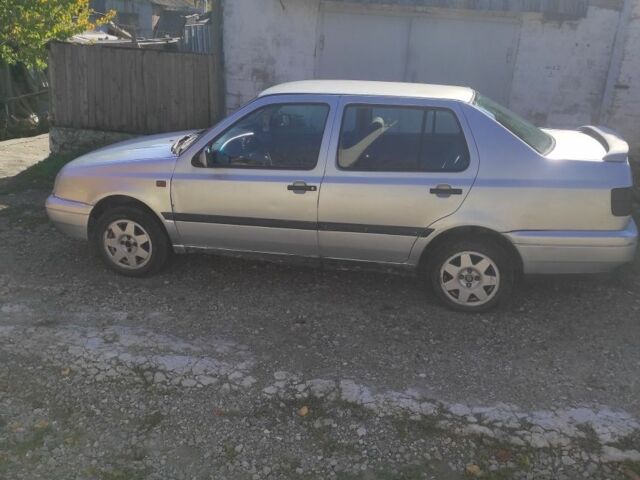 Сірий Фольксваген Венто, об'ємом двигуна 1.8 л та пробігом 2 тис. км за 1350 $, фото 7 на Automoto.ua