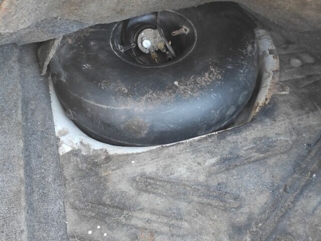 Сірий Фольксваген Венто, об'ємом двигуна 1.8 л та пробігом 2 тис. км за 1350 $, фото 10 на Automoto.ua