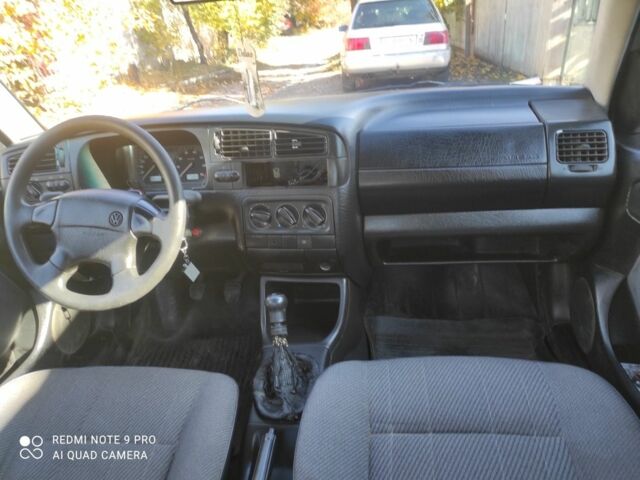 Сірий Фольксваген Венто, об'ємом двигуна 1.8 л та пробігом 2 тис. км за 1350 $, фото 11 на Automoto.ua