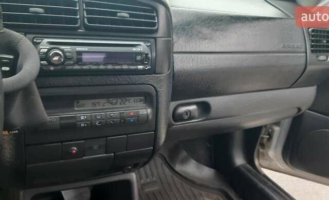 Сірий Фольксваген Венто, об'ємом двигуна 1.98 л та пробігом 354 тис. км за 1350 $, фото 13 на Automoto.ua