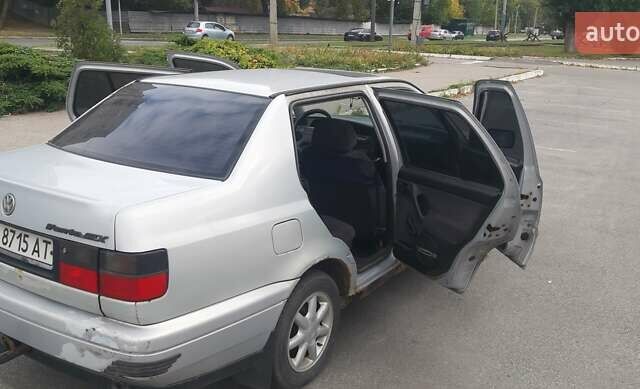 Сірий Фольксваген Венто, об'ємом двигуна 1.98 л та пробігом 354 тис. км за 1350 $, фото 3 на Automoto.ua