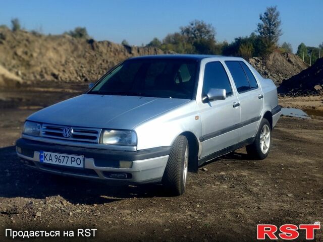 Сірий Фольксваген Венто, об'ємом двигуна 1.8 л та пробігом 87 тис. км за 2500 $, фото 1 на Automoto.ua