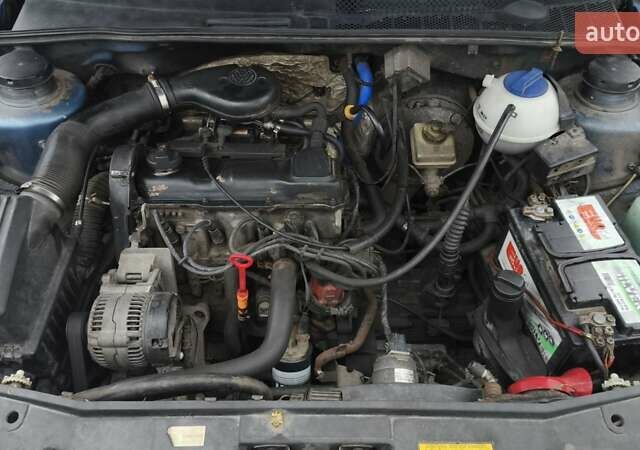 Синій Фольксваген Венто, об'ємом двигуна 1.8 л та пробігом 146 тис. км за 2200 $, фото 10 на Automoto.ua