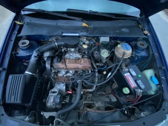 Синій Фольксваген Венто, об'ємом двигуна 1.8 л та пробігом 250 тис. км за 1700 $, фото 7 на Automoto.ua