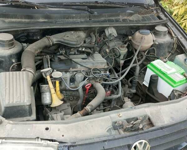 Синий Фольксваген Венто, объемом двигателя 1.78 л и пробегом 300 тыс. км за 950 $, фото 2 на Automoto.ua