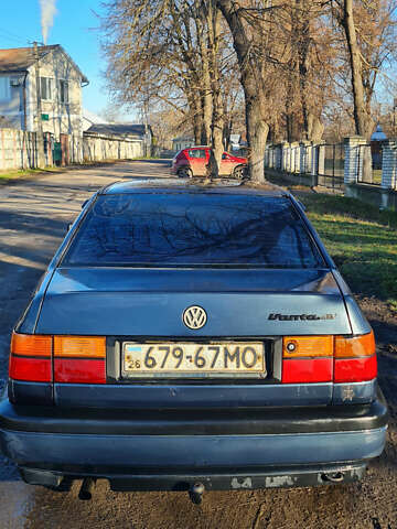 Синій Фольксваген Венто, об'ємом двигуна 1.78 л та пробігом 285 тис. км за 1500 $, фото 2 на Automoto.ua