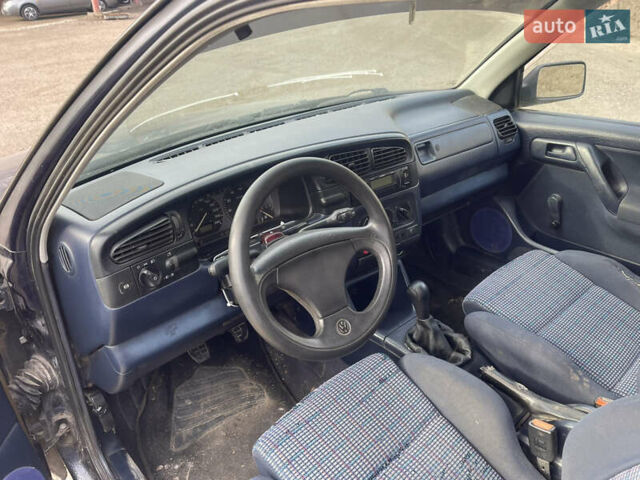 Синій Фольксваген Венто, об'ємом двигуна 1.98 л та пробігом 100 тис. км за 800 $, фото 4 на Automoto.ua