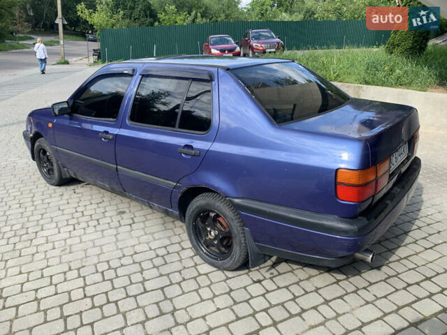 Синій Фольксваген Венто, об'ємом двигуна 1.78 л та пробігом 294 тис. км за 1550 $, фото 2 на Automoto.ua
