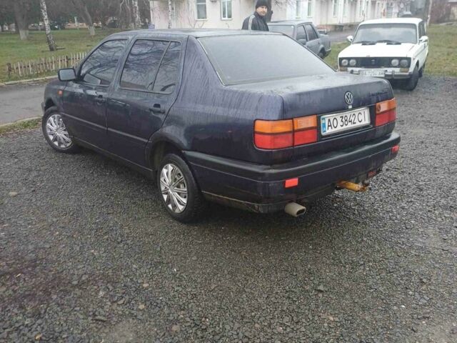 Синий Фольксваген Венто, объемом двигателя 0 л и пробегом 200 тыс. км за 1400 $, фото 3 на Automoto.ua