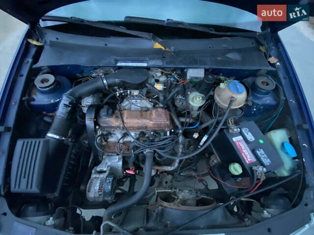 Синий Фольксваген Венто, объемом двигателя 1.78 л и пробегом 250 тыс. км за 1700 $, фото 9 на Automoto.ua