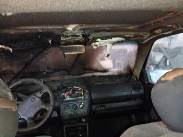 Синий Фольксваген Венто, объемом двигателя 1.8 л и пробегом 250 тыс. км за 1000 $, фото 2 на Automoto.ua