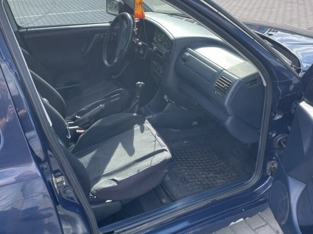 Синій Фольксваген Венто, об'ємом двигуна 1.8 л та пробігом 298 тис. км за 1600 $, фото 7 на Automoto.ua