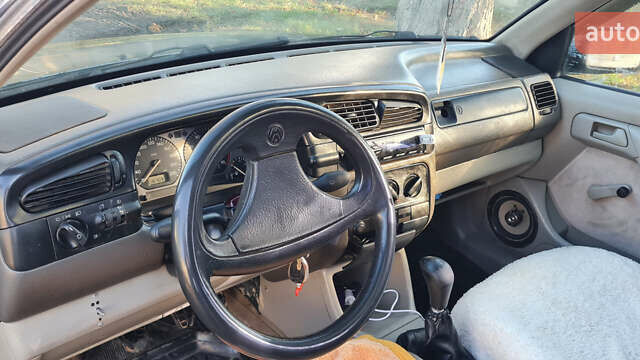 Синій Фольксваген Венто, об'ємом двигуна 1.78 л та пробігом 285 тис. км за 1500 $, фото 4 на Automoto.ua