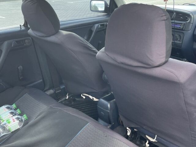 Синій Фольксваген Венто, об'ємом двигуна 1.8 л та пробігом 298 тис. км за 1600 $, фото 10 на Automoto.ua