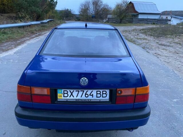 Синій Фольксваген Венто, об'ємом двигуна 1.8 л та пробігом 250 тис. км за 1700 $, фото 4 на Automoto.ua