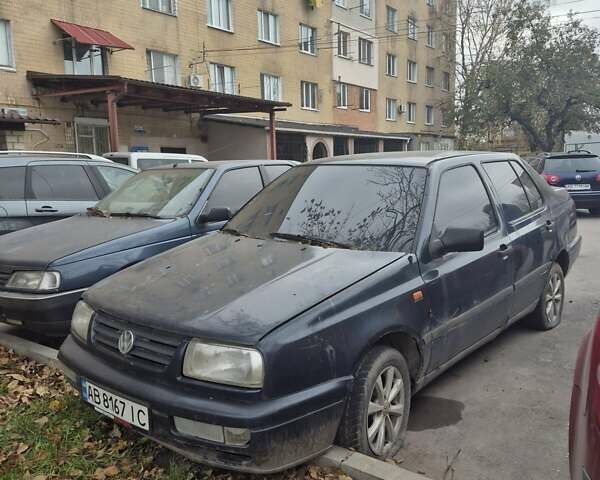 Синий Фольксваген Венто, объемом двигателя 1.78 л и пробегом 300 тыс. км за 950 $, фото 4 на Automoto.ua