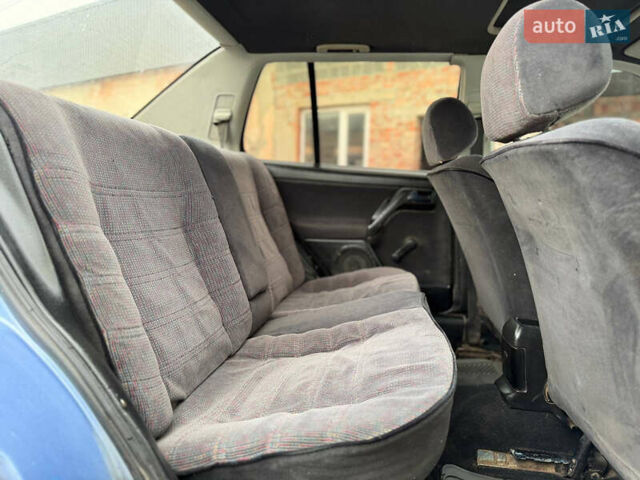 Синій Фольксваген Венто, об'ємом двигуна 1.8 л та пробігом 293 тис. км за 1350 $, фото 17 на Automoto.ua