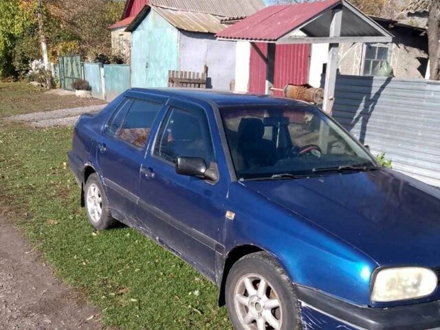 Синій Фольксваген Венто, об'ємом двигуна 1.8 л та пробігом 3 тис. км за 1400 $, фото 4 на Automoto.ua