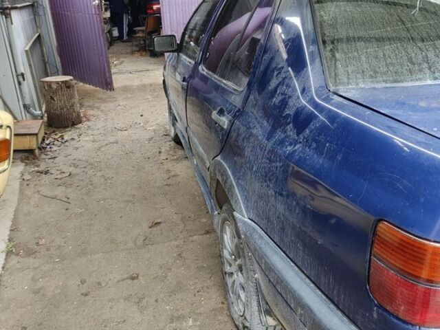 Синій Фольксваген Венто, об'ємом двигуна 1.8 л та пробігом 134 тис. км за 700 $, фото 4 на Automoto.ua