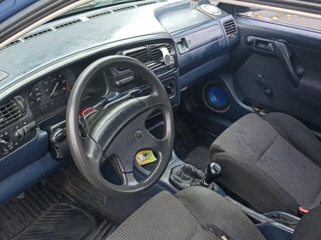 Фольксваген Венто 1993 в Луцке на Automoto.ua Синий Фольксваген Венто, объемом двигателя 1.8 л и пробегом 328 тыс. км за 1200 $, фото 3 на Automoto.ua