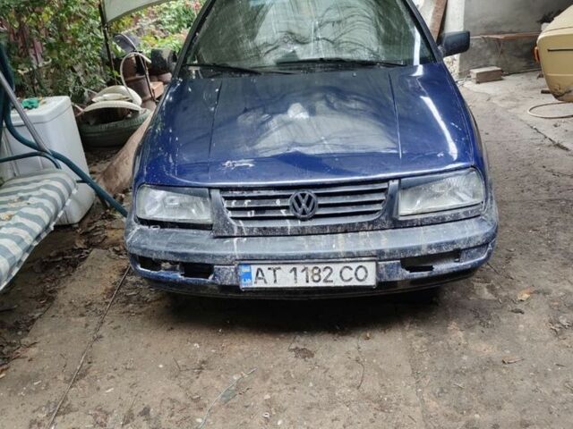 Синій Фольксваген Венто, об'ємом двигуна 1.8 л та пробігом 134 тис. км за 700 $, фото 1 на Automoto.ua