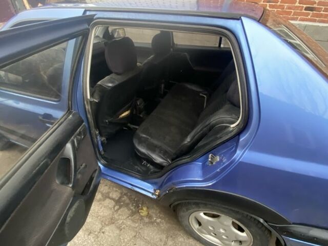 Синий Фольксваген Венто, объемом двигателя 1.8 л и пробегом 182 тыс. км за 2000 $, фото 6 на Automoto.ua