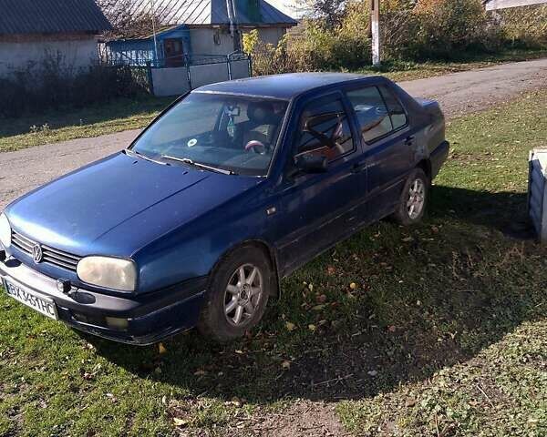 Синий Фольксваген Венто, объемом двигателя 1.78 л и пробегом 333 тыс. км за 1150 $, фото 3 на Automoto.ua