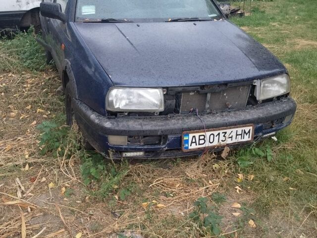 Синий Фольксваген Венто, объемом двигателя 1.8 л и пробегом 270 тыс. км за 900 $, фото 5 на Automoto.ua